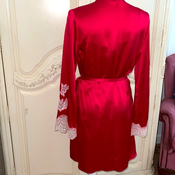 Victoria’s Secret Vintage Red Pure 100% Silk Lingerie Robe Kimono Duster - Picture 3 of 7